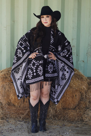 "Paloma" Aztec Print Shawl (Reversible) (Black + Gray)